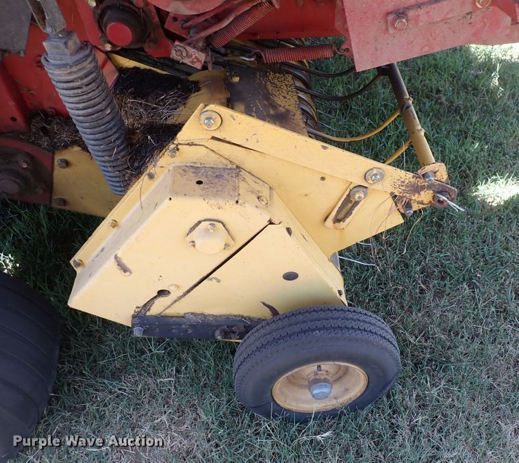 image for item DF5031 2003 New Holland BR750  round baler