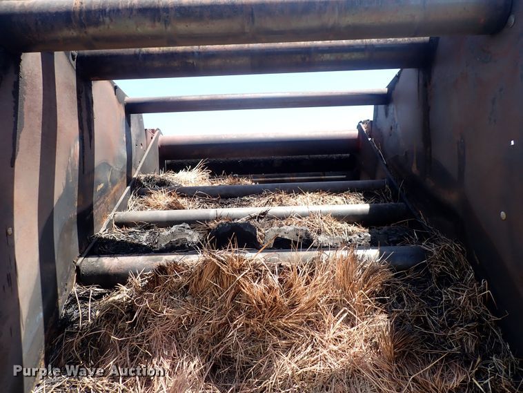 image for item DF5031 2003 New Holland BR750  round baler