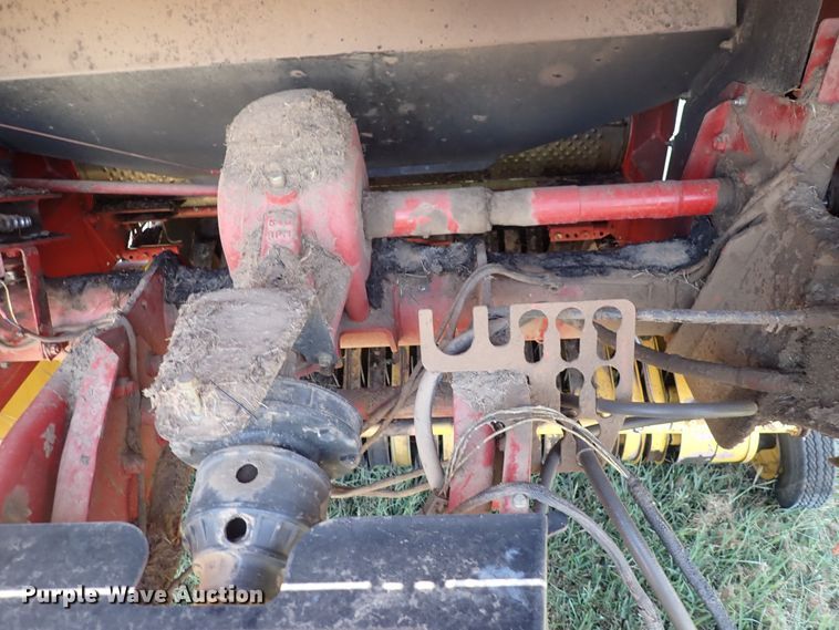 image for item DF5031 2003 New Holland BR750  round baler