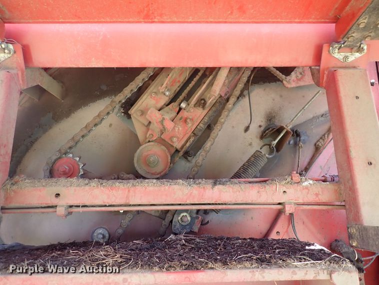 image for item DF5031 2003 New Holland BR750  round baler