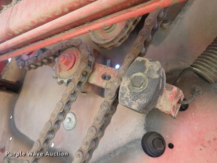 image for item DF5031 2003 New Holland BR750  round baler