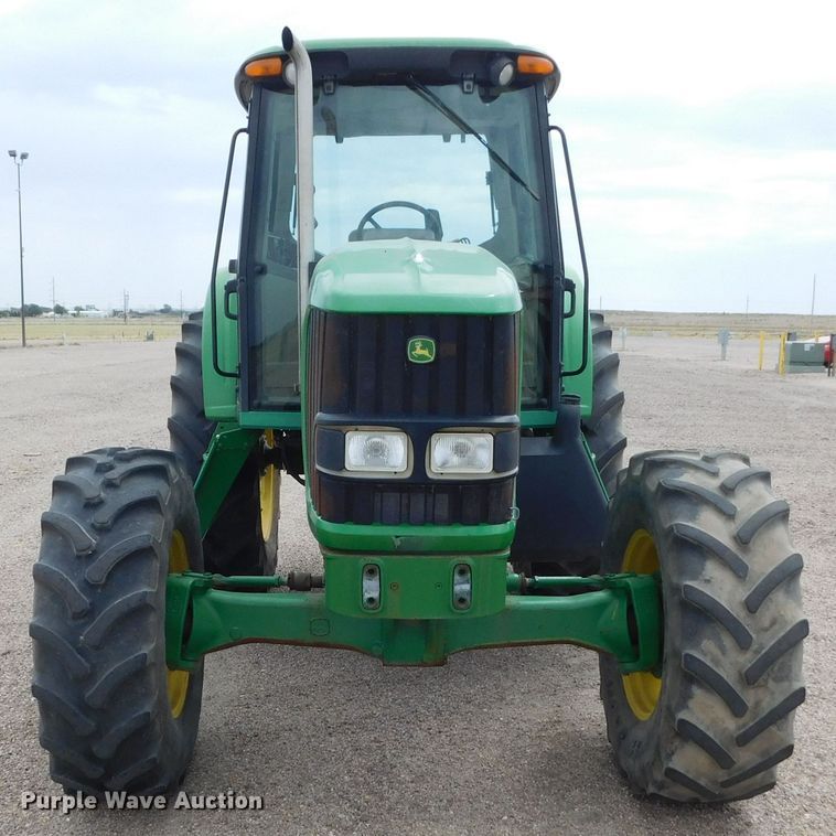 image for item DJ7674 2007 John Deere 7230  MFWD tractor