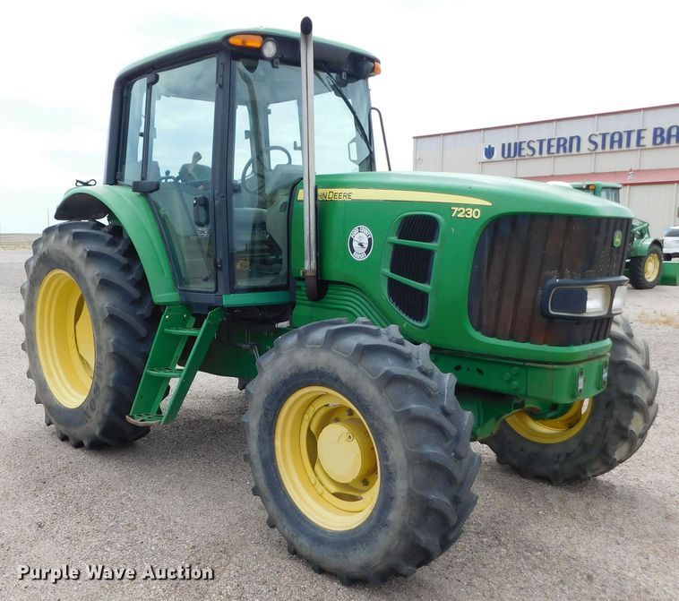 image for item DJ7674 2007 John Deere 7230  MFWD tractor