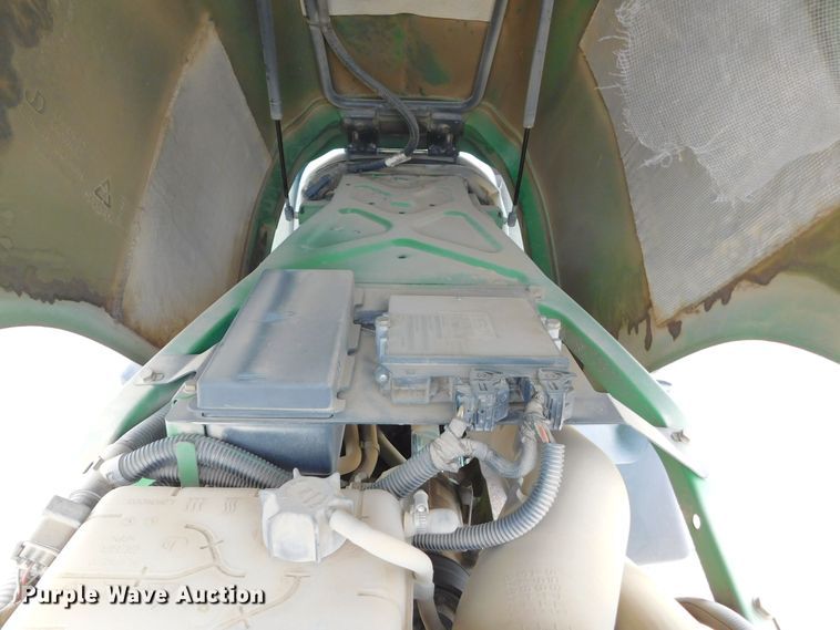 image for item DJ7674 2007 John Deere 7230  MFWD tractor