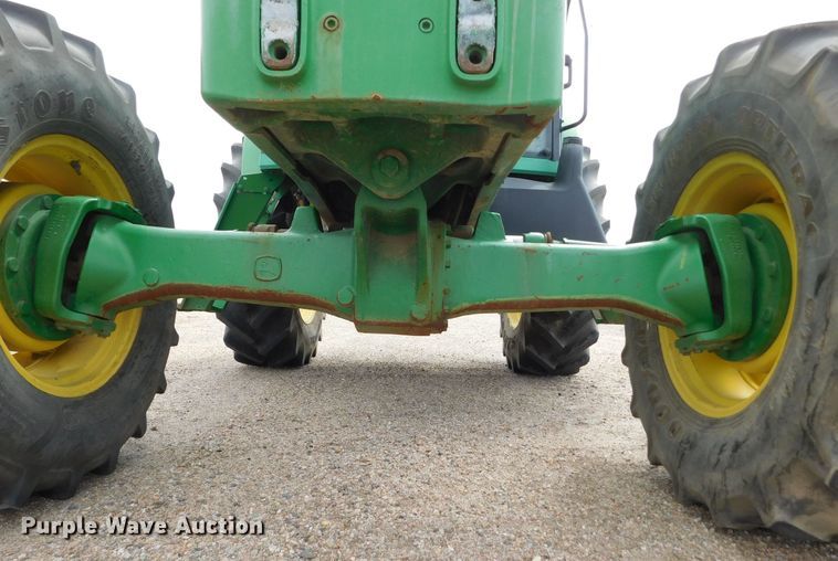 image for item DJ7674 2007 John Deere 7230  MFWD tractor