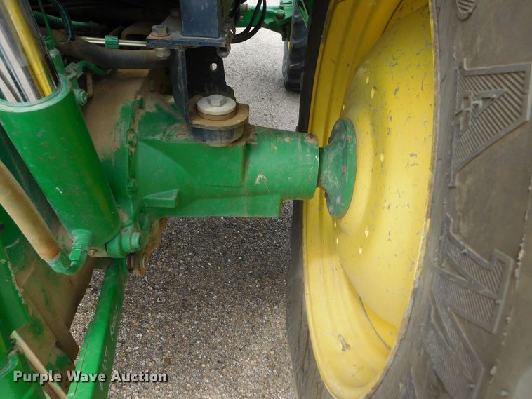 image for item DJ7674 2007 John Deere 7230  MFWD tractor