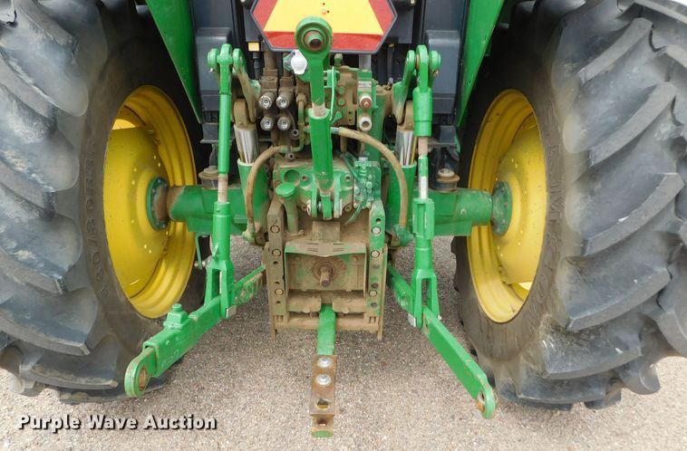 image for item DJ7674 2007 John Deere 7230  MFWD tractor