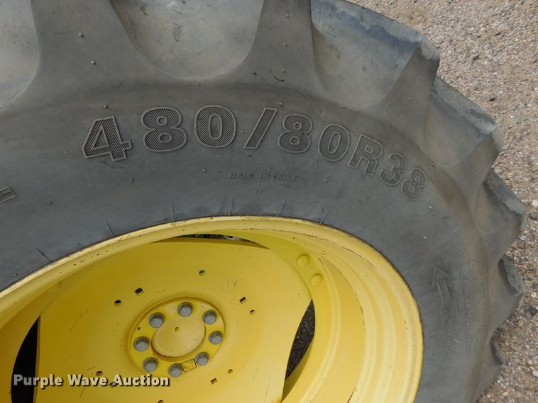 image for item DJ7674 2007 John Deere 7230  MFWD tractor