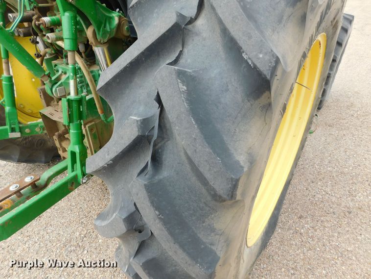 image for item DJ7674 2007 John Deere 7230  MFWD tractor