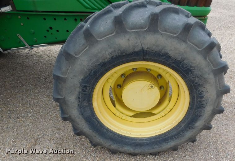 image for item DJ7674 2007 John Deere 7230  MFWD tractor
