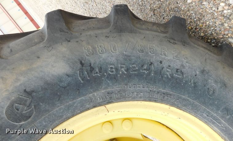 image for item DJ7674 2007 John Deere 7230  MFWD tractor