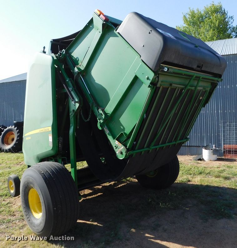 image for item DJ7675 2019 John Deere 560M  round baler