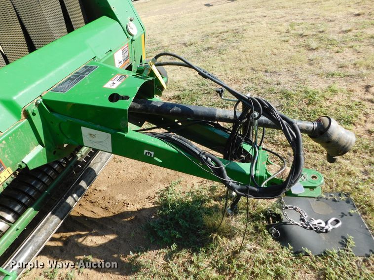 image for item DJ7675 2019 John Deere 560M  round baler