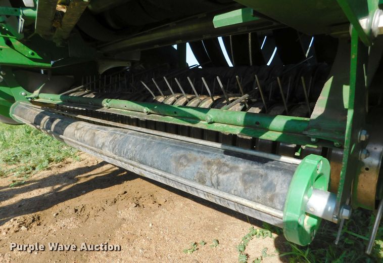 image for item DJ7675 2019 John Deere 560M  round baler
