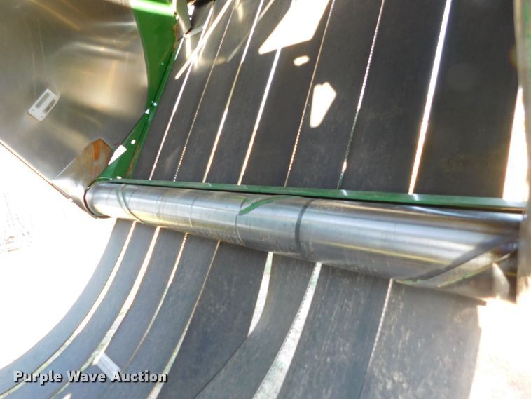 image for item DJ7675 2019 John Deere 560M  round baler