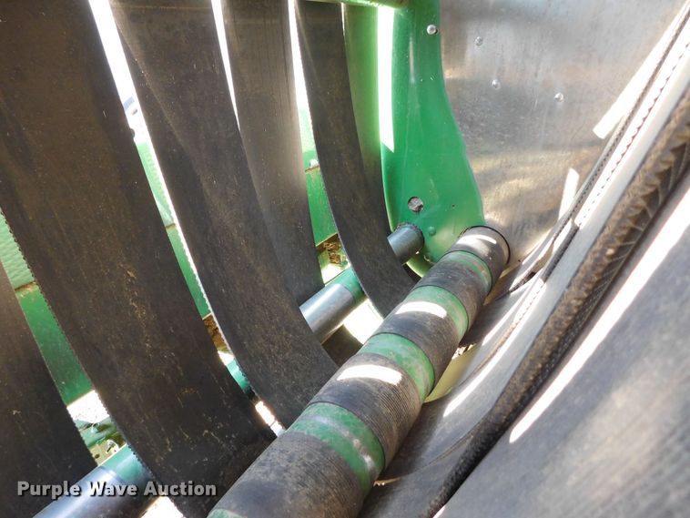 image for item DJ7675 2019 John Deere 560M  round baler