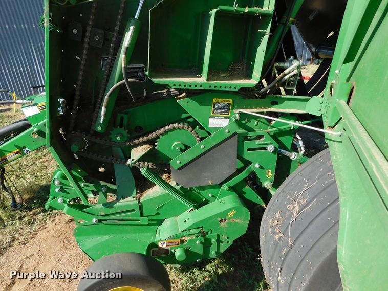 image for item DJ7675 2019 John Deere 560M  round baler