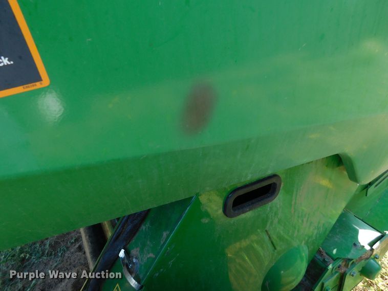 image for item DJ7675 2019 John Deere 560M  round baler