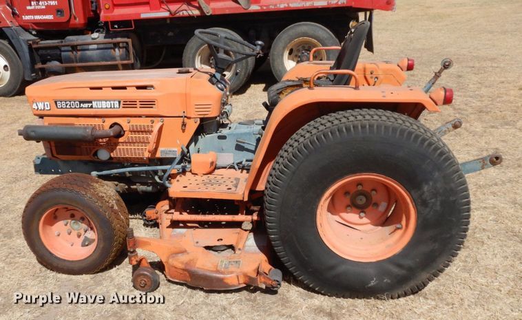image for item DK0372 Kubota B8200  MFWD lawn tractor