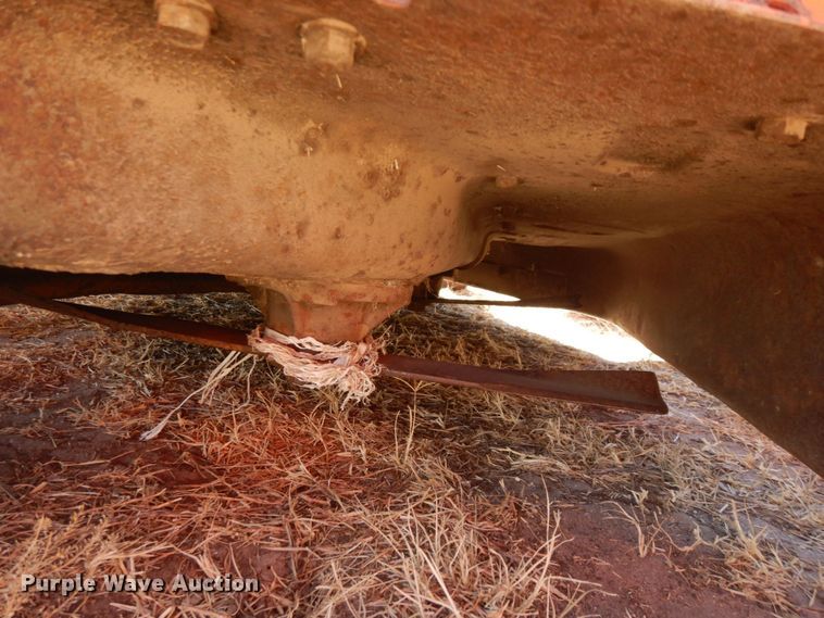 image for item DK0372 Kubota B8200  MFWD lawn tractor