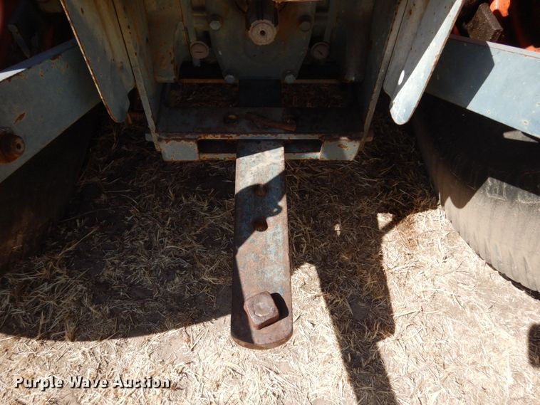 image for item DK0372 Kubota B8200  MFWD lawn tractor