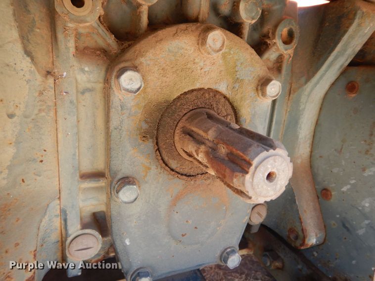 image for item DK0372 Kubota B8200  MFWD lawn tractor