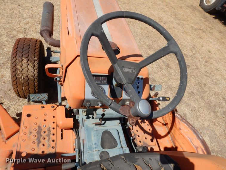image for item DK0372 Kubota B8200  MFWD lawn tractor