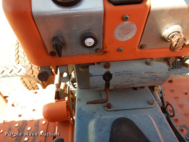 image for item DK0372 Kubota B8200  MFWD lawn tractor