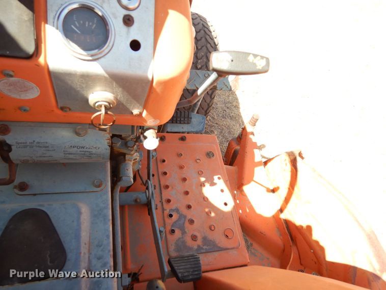 image for item DK0372 Kubota B8200  MFWD lawn tractor