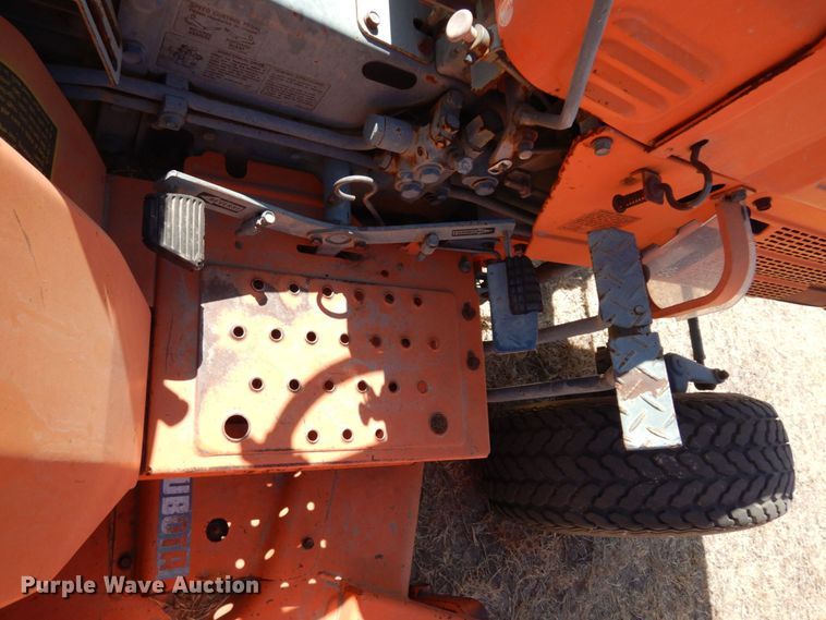 image for item DK0372 Kubota B8200  MFWD lawn tractor