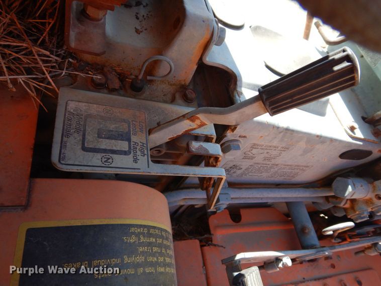 image for item DK0372 Kubota B8200  MFWD lawn tractor