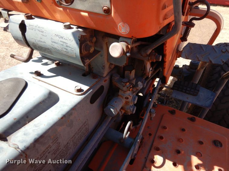 image for item DK0372 Kubota B8200  MFWD lawn tractor