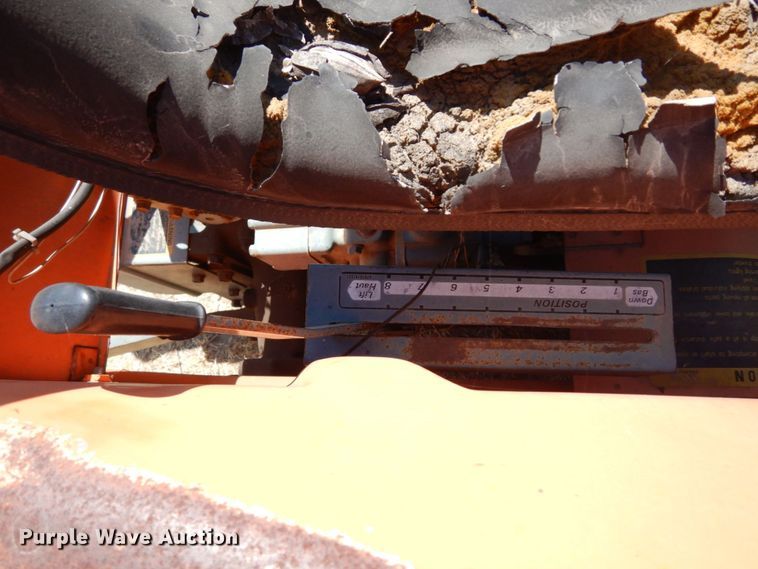 image for item DK0372 Kubota B8200  MFWD lawn tractor