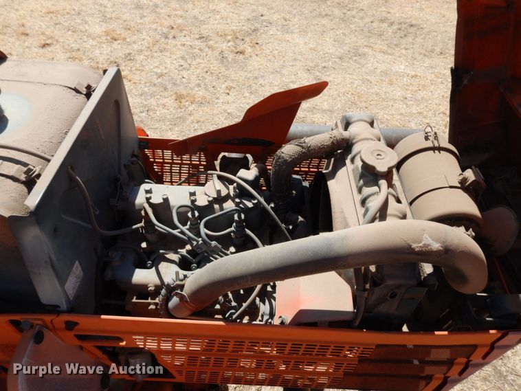 image for item DK0372 Kubota B8200  MFWD lawn tractor