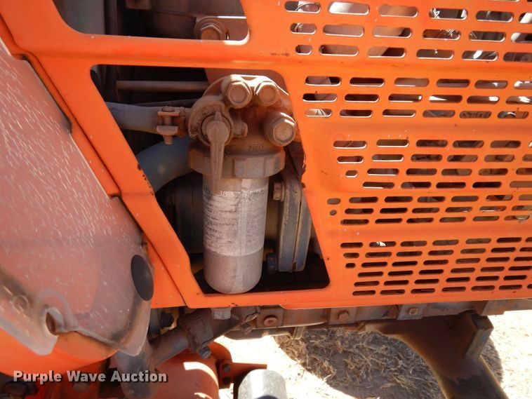 image for item DK0372 Kubota B8200  MFWD lawn tractor