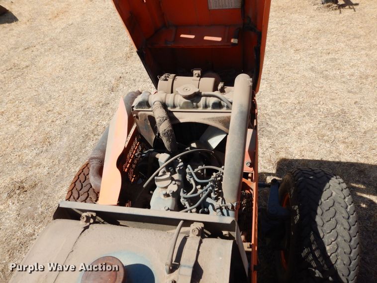 image for item DK0372 Kubota B8200  MFWD lawn tractor