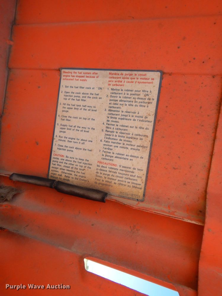 image for item DK0372 Kubota B8200  MFWD lawn tractor