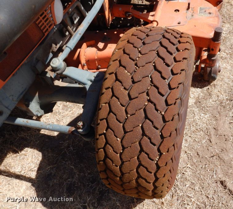 image for item DK0372 Kubota B8200  MFWD lawn tractor