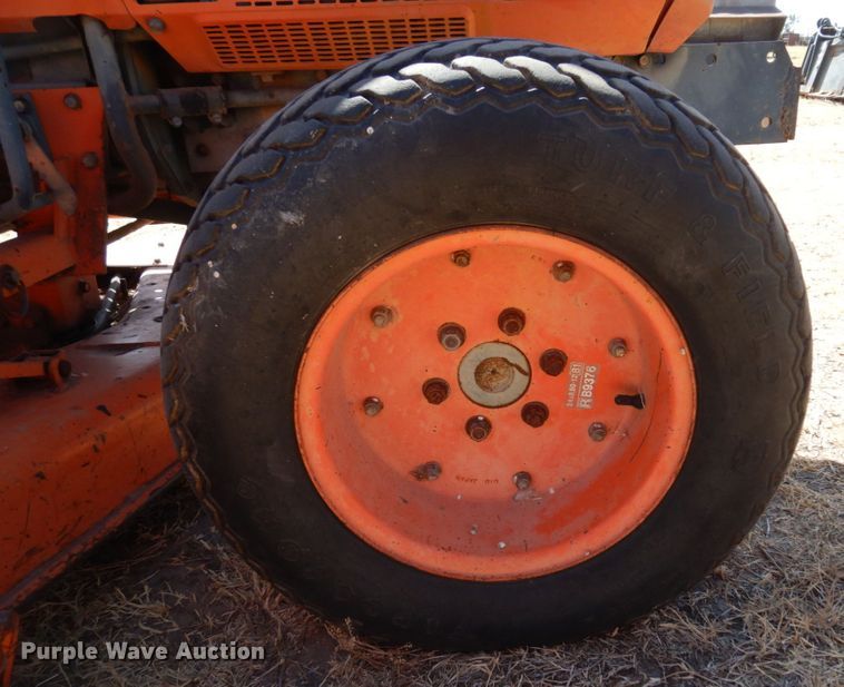 image for item DK0372 Kubota B8200  MFWD lawn tractor