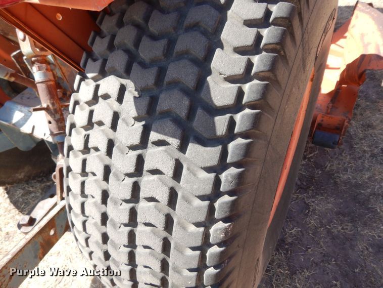 image for item DK0372 Kubota B8200  MFWD lawn tractor