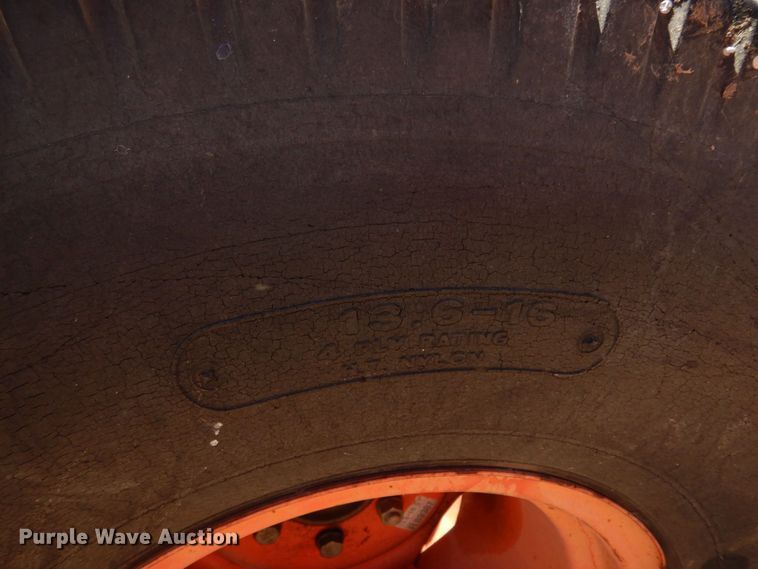 image for item DK0372 Kubota B8200  MFWD lawn tractor