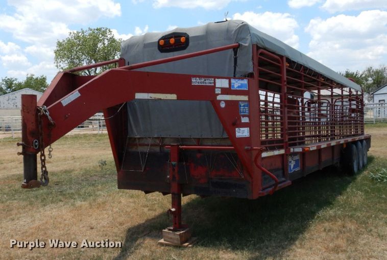 image for item DK0377 2004 Gooseneck Trailers A7B1  livestock trailer