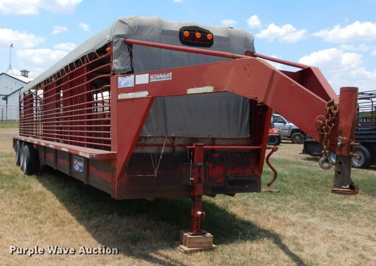 image for item DK0377 2004 Gooseneck Trailers A7B1  livestock trailer