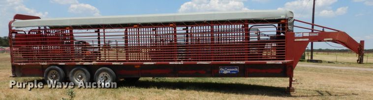 image for item DK0377 2004 Gooseneck Trailers A7B1  livestock trailer