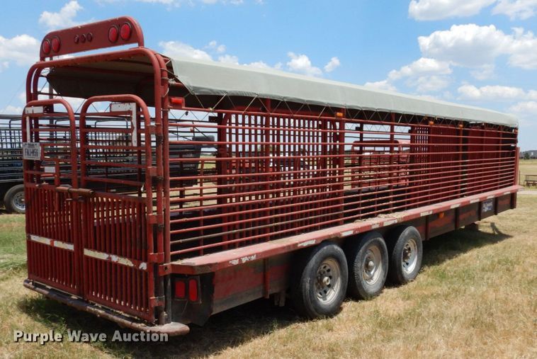 image for item DK0377 2004 Gooseneck Trailers A7B1  livestock trailer