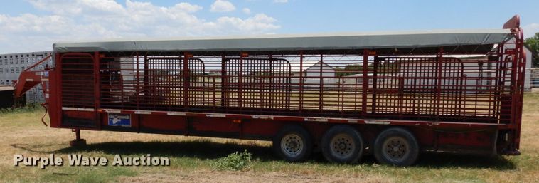 image for item DK0377 2004 Gooseneck Trailers A7B1  livestock trailer