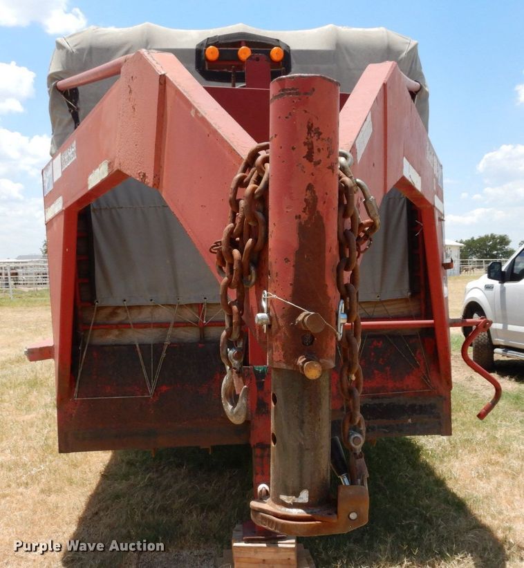 image for item DK0377 2004 Gooseneck Trailers A7B1  livestock trailer