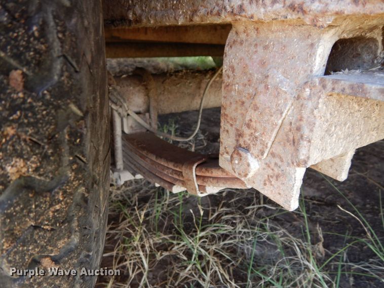 image for item DK0377 2004 Gooseneck Trailers A7B1  livestock trailer