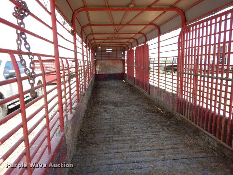 image for item DK0377 2004 Gooseneck Trailers A7B1  livestock trailer