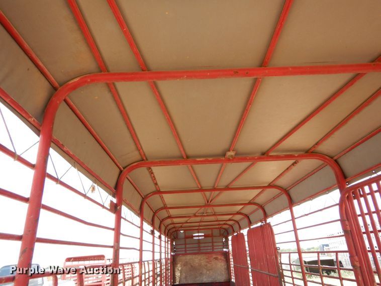image for item DK0377 2004 Gooseneck Trailers A7B1  livestock trailer